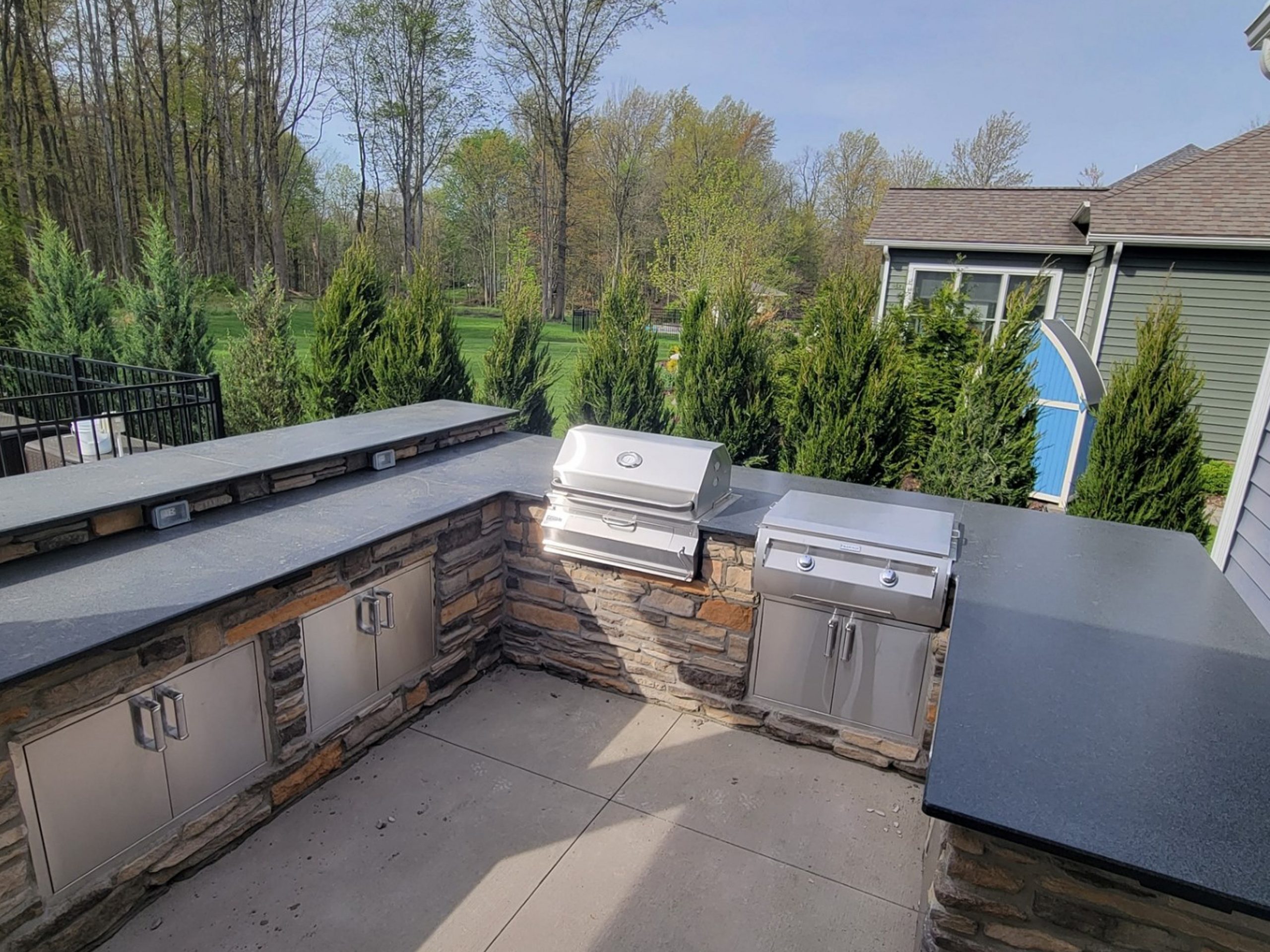 Outdoor Grill and Kitchen Areas